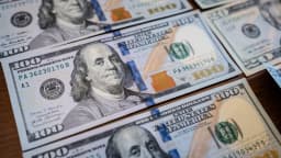 El dólar se fortalece y domina como activo refugio en la primera mitad del año