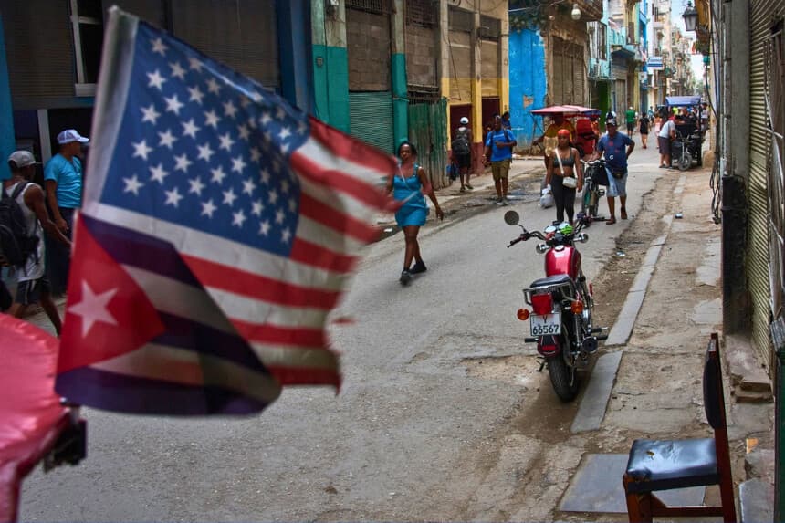Apagón en Cuba desata protestas mientras autoridades se esfuerzan por restablecer suministro eléctrico