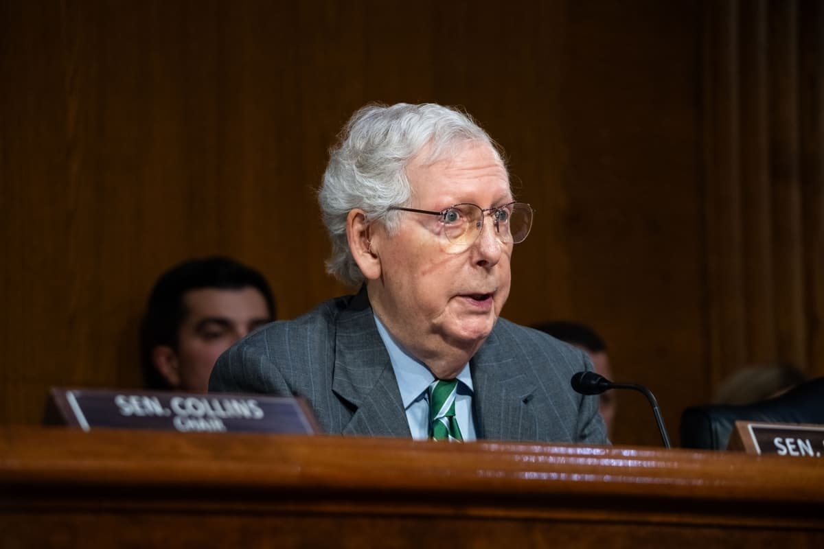 El senador Mitch McConnell (R-Ky.) habla durante una audiencia en el Capitolio, en Washington, el 25 de junio de 2025. (Madalina Kilroy/The Epoch Times)