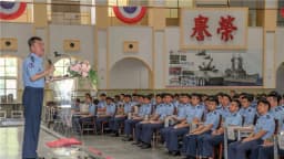 Taiwán restaura formación "anticomunista" para nuevos oficiales ante amenazas chinas