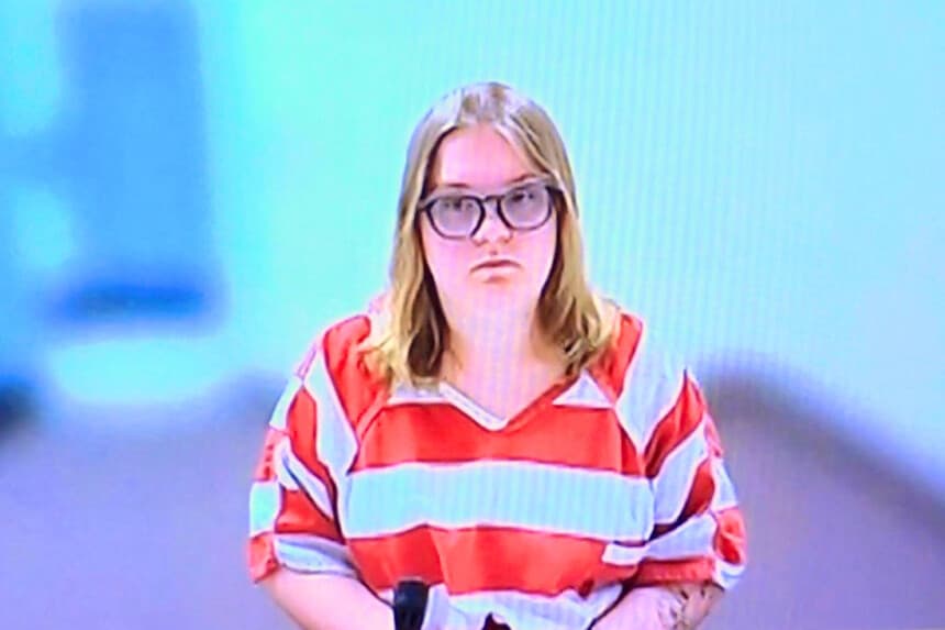 Andrea Shaw asiste de manera remota, a través de video, a una audiencia judicial en la Corte de Distrito del condado de Payette, en Payette, Idaho, el 2 de julio de 2026, en un fotograma tomado del video de la audiencia. (KIVI-TV vía AP).