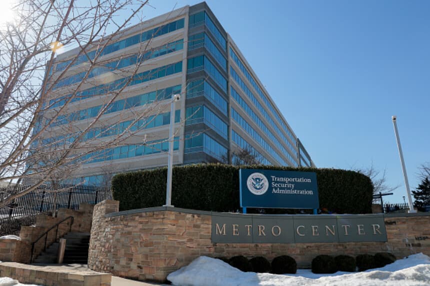 Imagen Ilustrativa: Edificio de la Administración de Seguridad del Transporte (TSA) en Springfield, Virginia, el 13 de febrero de 2026. (Heather Diehl/Getty Images).