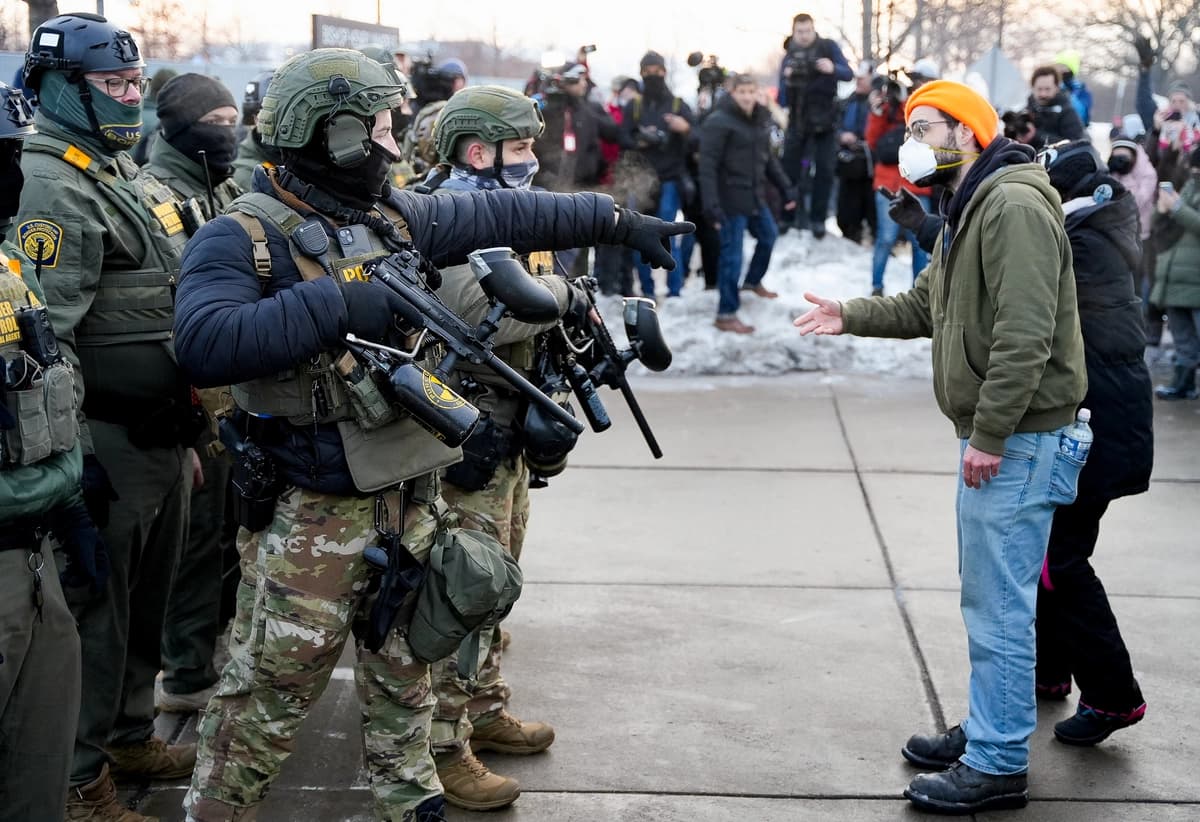 Portales de rastreo contra el ICE ponen en riesgo a los agentes federales: advierte DHS