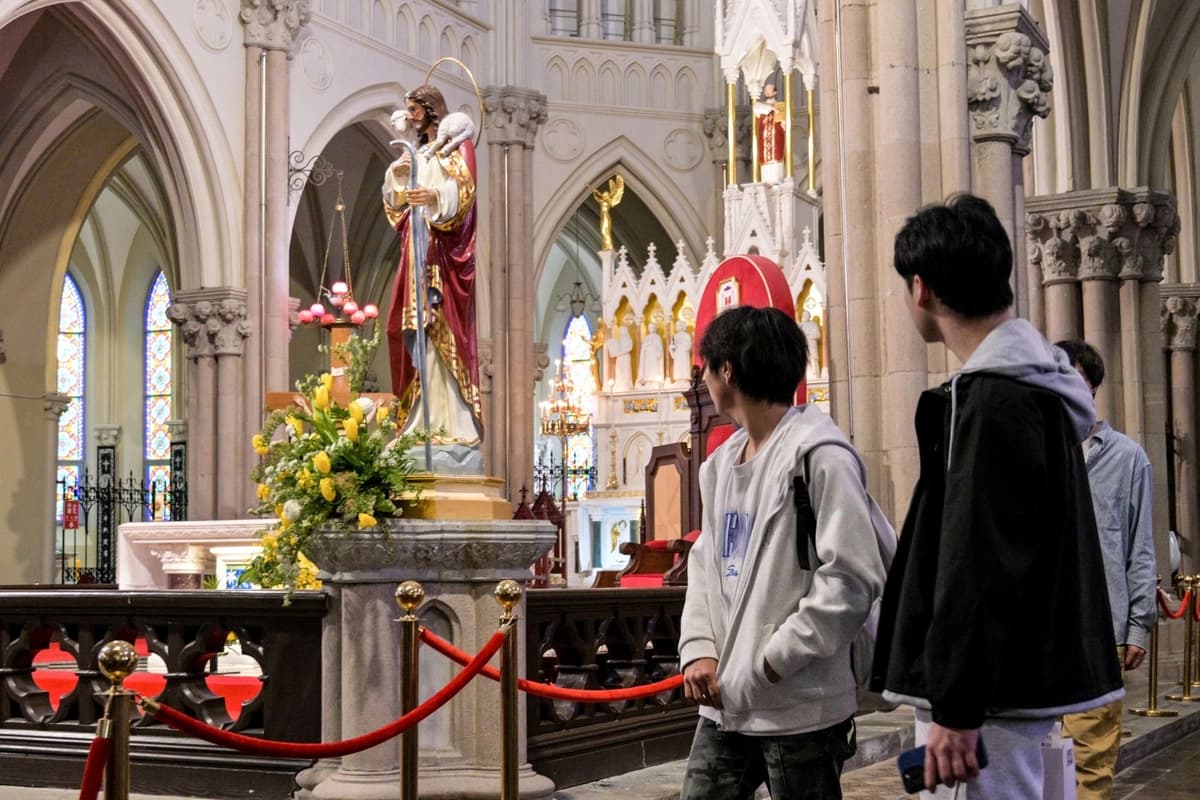 Crece la presencia de campañas políticas de Beijing en templos católicos