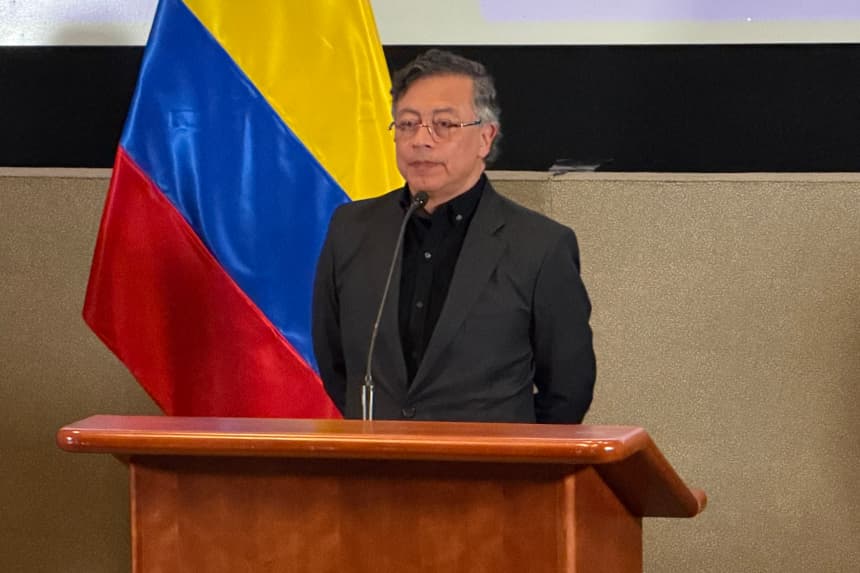 Petro rechaza que la investidura de De la Espriella se realice en una guarnición militar