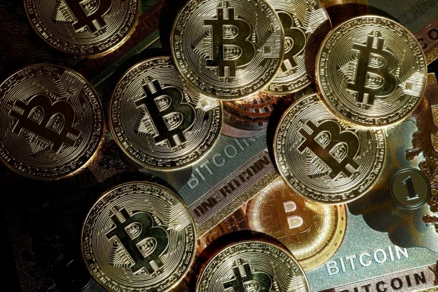 Imagen ilustrativa de archivo, Ilustración, creada en París el 9 de marzo de 2024, presenta criptomoneda bitcoin. (Benoit Tessier/Reuters)