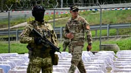 Operativo en el Pacífico deja 571 paquetes de presunta droga decomisados y tres detenidos