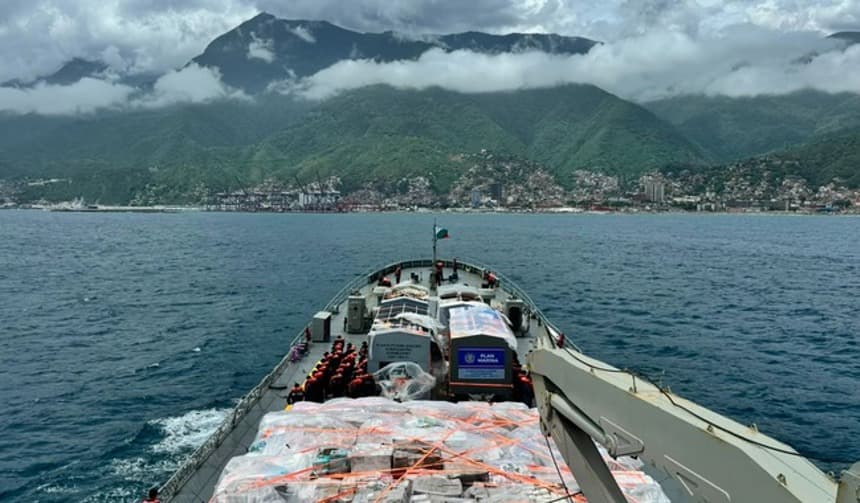 Buques mexicanos llevan 388 toneladas de ayuda humanitaria a Venezuela