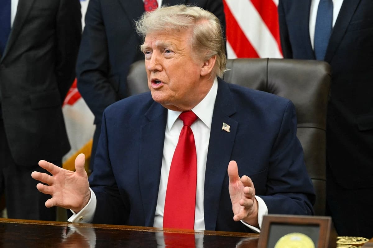 El presidente Donald Trump habla tras firmar una orden ejecutiva en la Casa Blanca, en Washington, el 13 de julio de 2026. (Saul Loeb/AFP vía Getty Images)