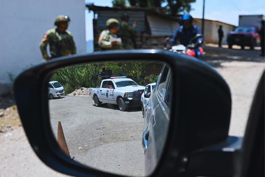 Ataque armado en la frontera México-EE. UU. deja herida a funcionaria y muerto a su esposo