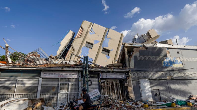 Sube a 4829 la cifra de muertos por los terremotos registrados hace tres semanas en Venezuela