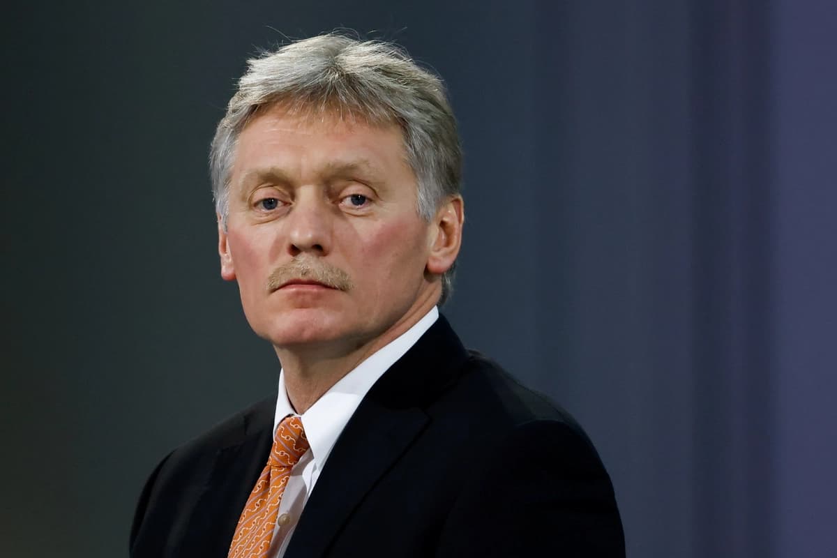 El portavoz del Kremlin, Dmitry Peskov, asiste a la conferencia de prensa anual de fin de año del presidente ruso Vladimir Putin en Moscú el 23 de diciembre de 2021. (Evgenia Novozhenina/Reuters)