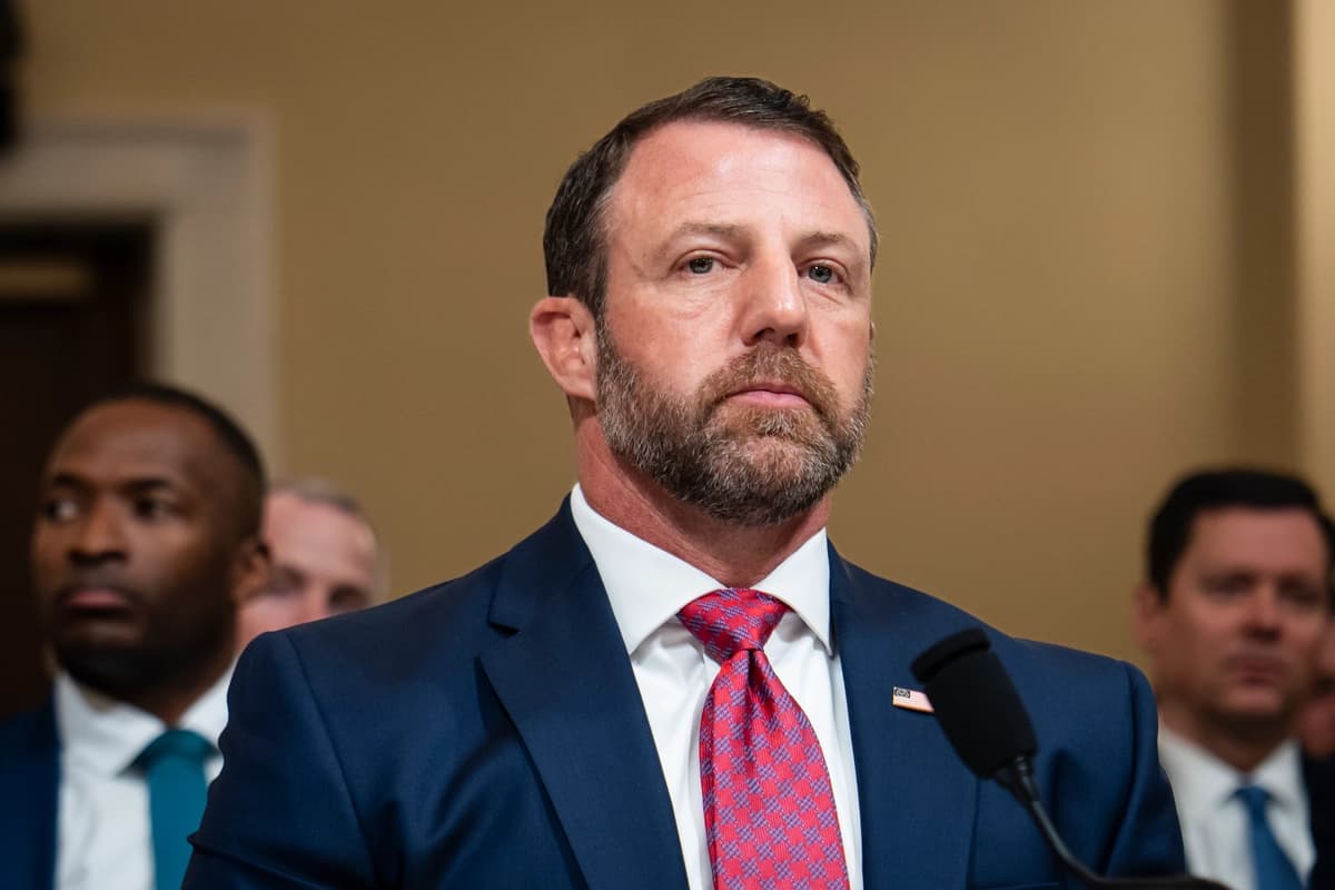 El secretario de Seguridad Nacional, Markwayne Mullin, testifica en Washington el 3 de junio de 2026. (Madalina Kilroy/The Epoch Times)