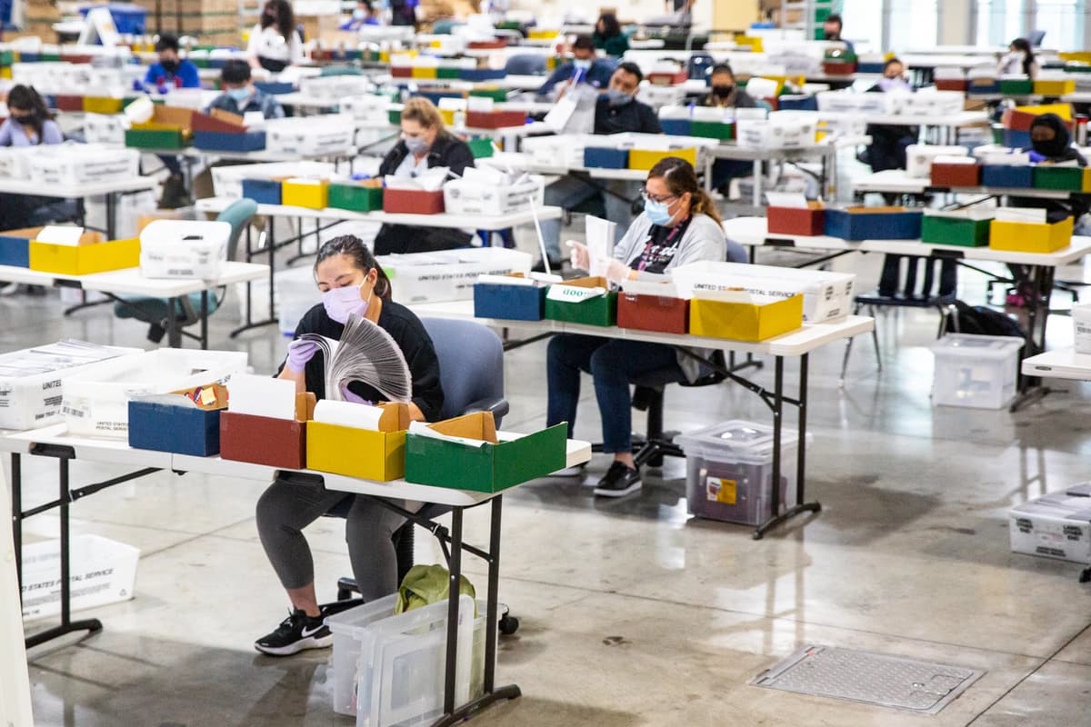 Trump acusa al PCCh de interferencia electoral, analistas ven un giro político hacia China