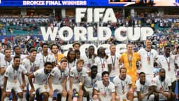 Inglaterra vence a Francia 6 - 4 y consigue el tercer lugar de la Copa Mundial
