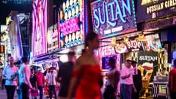 Mil redadas y la chica que no existía: La lucha de un hombre contra la trata sexual