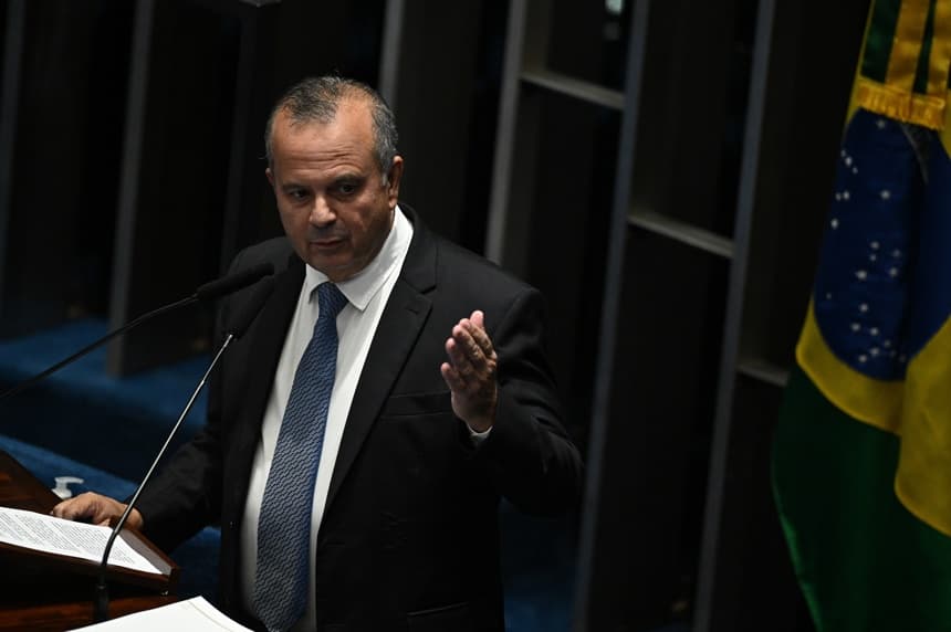 Denuncian campaña con perfiles falsos contra Flávio Bolsonaro