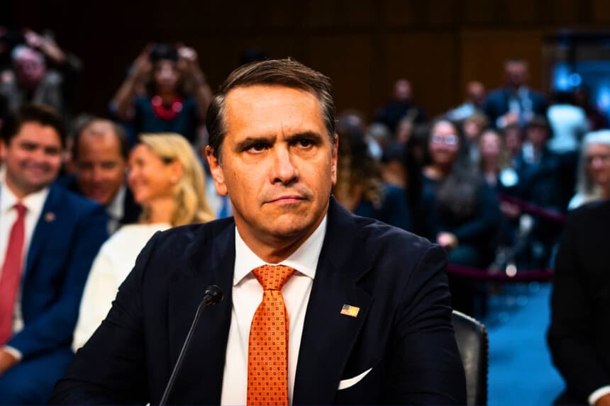 Todd Blanche, el fiscal general en funciones nominado para dirigir el Departamento de Justicia, llega para testificar en su audiencia de confirmación en el Capitolio de Washington el 15 de julio de 2026. (Madalina Kilroy/The Epoch Times).