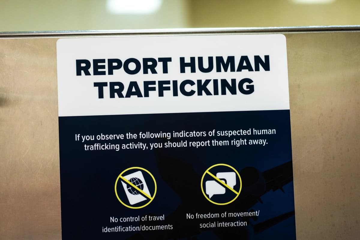 Un letrero en el Aeropuerto Nacional Ronald Reagan de Washington, en Arlington, Virginia, el 3 de julio de 2025. (Madalina Kilroy/The Epoch Times)