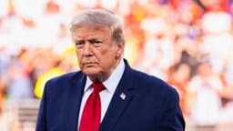 Trump dice que está considerando un "ataque masivo" contra Irán