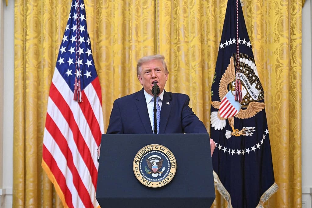 El presidente de Estados Unidos, Donald Trump, se dirige a la nación desde el Salón Este de la Casa Blanca en Washington, D.C., el 16 de julio de 2026. (Saul Loeb/Pool-Getty Images).