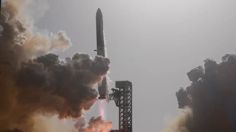 SpaceX lanza el Starship en un nuevo vuelo de prueba con los Starlink más avanzados