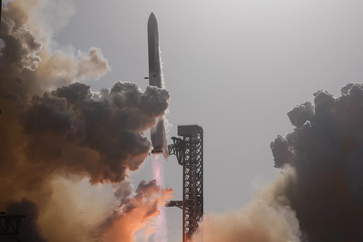 SpaceX lanza el Starship en un nuevo vuelo de prueba con los Starlink más avanzados