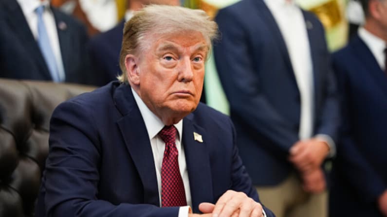 Trump insta al Senado a seguir en Washington hasta aprobar Ley Save América