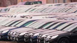 Trump presume que sus aranceles atraerán plantas automotrices de México y Canadá a EE. UU.