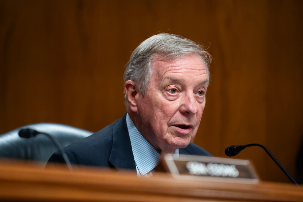 Senador Durbin urge a China a liberar a presos políticos antes de la visita de Xi a EE. UU.