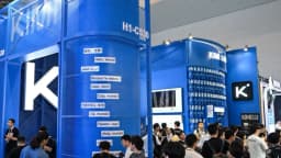 China promueve la IA abierta en el extranjero mientras censura a sus desarrolladores en casa