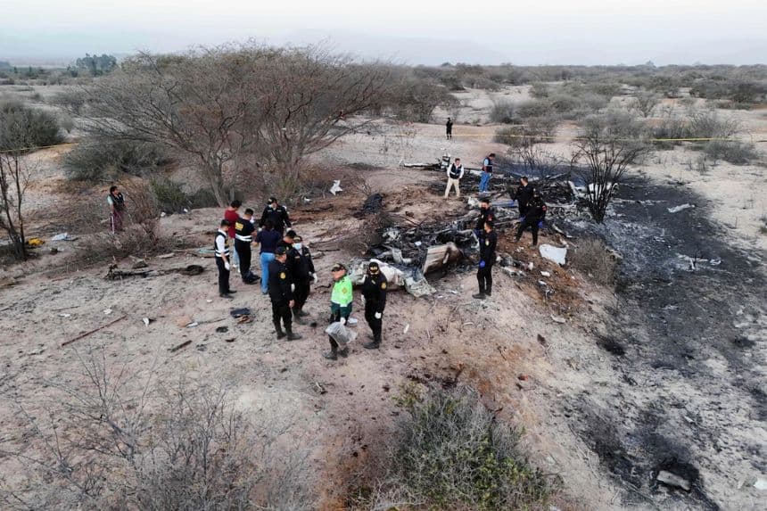 Al menos 13 personas muertas es el saldo de accidente de avión con turistas europeos en Perú