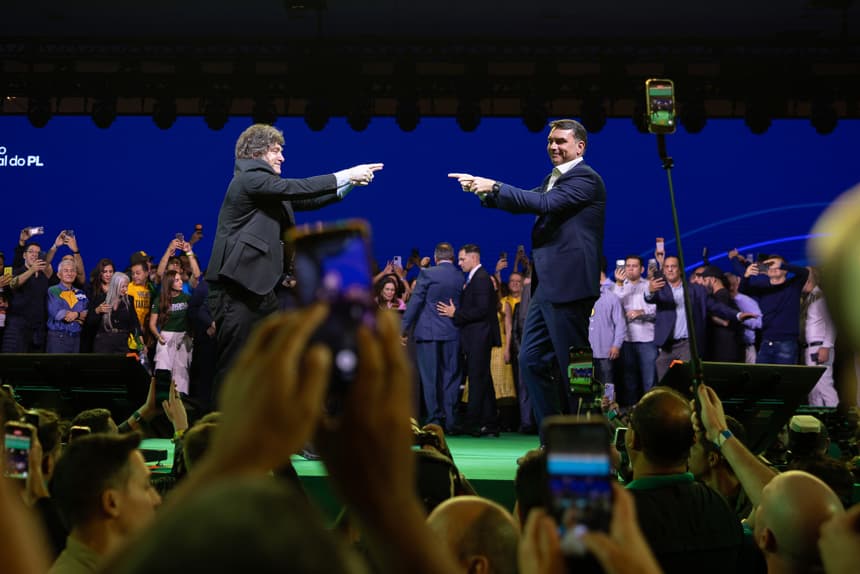 El partido de Jair Bolsonaro elige a Michelle para disputar un lugar en el Senado