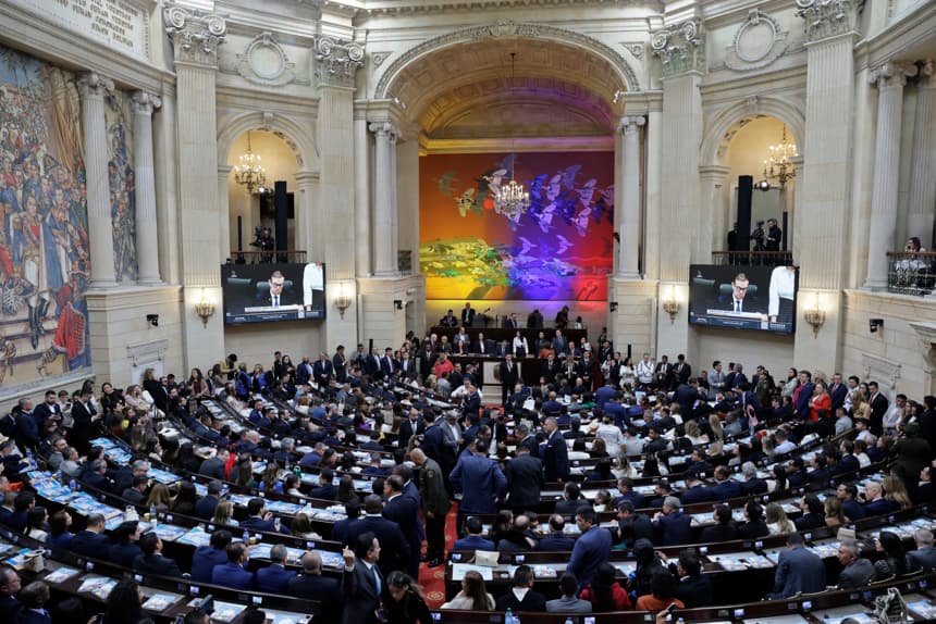 De la Espriella inicia su mandato sin mayoría en el Congreso y con retos en seguridad y salud