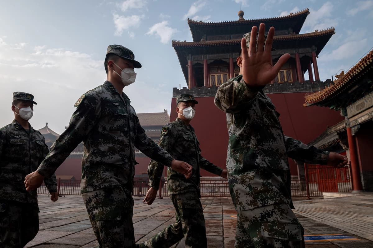 Xi sacrifica el crecimiento de China para preservar el poder del PCCh: Economista