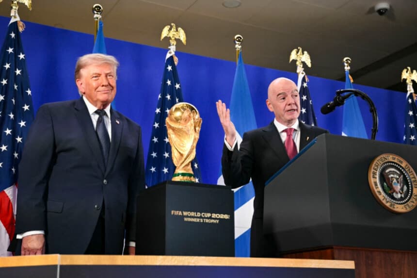 Trump dice que reemplazar a Infantino sería un "terrible error"