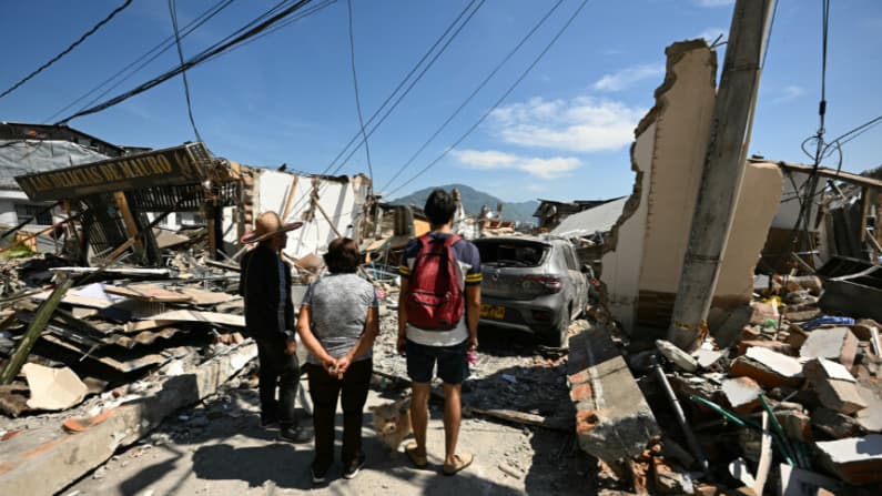 Muere hijo de 6 años de alcalde colombiano tras desplomarse edificio por devastador terremoto