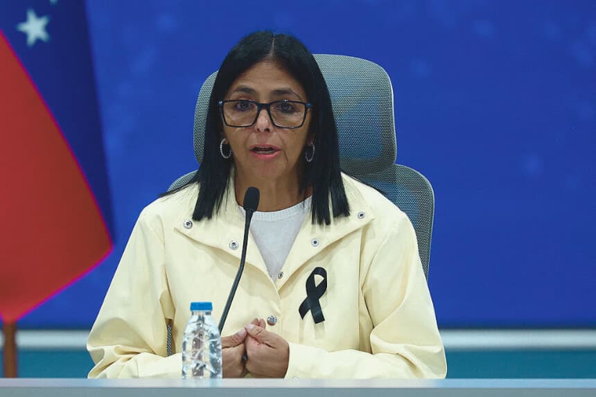 El Tesoro de EE. UU. aborda con Delcy Rodríguez mecanismos financieros para Venezuela