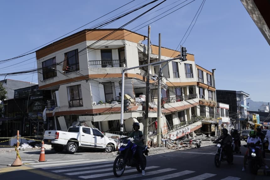 España reporta a 75 ciudadanos sin localizar después del terremoto en territorio colombiano