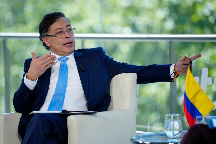 Senado colombiano habilita a Gustavo Petro para viajar al extranjero por 12 meses