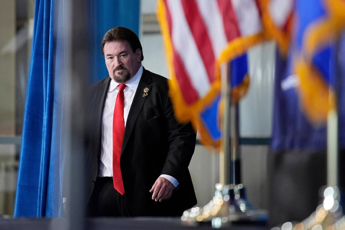 Jueza de Nevada desestima caso contra 6 republicanos acusados de falsificar resultados de 2020