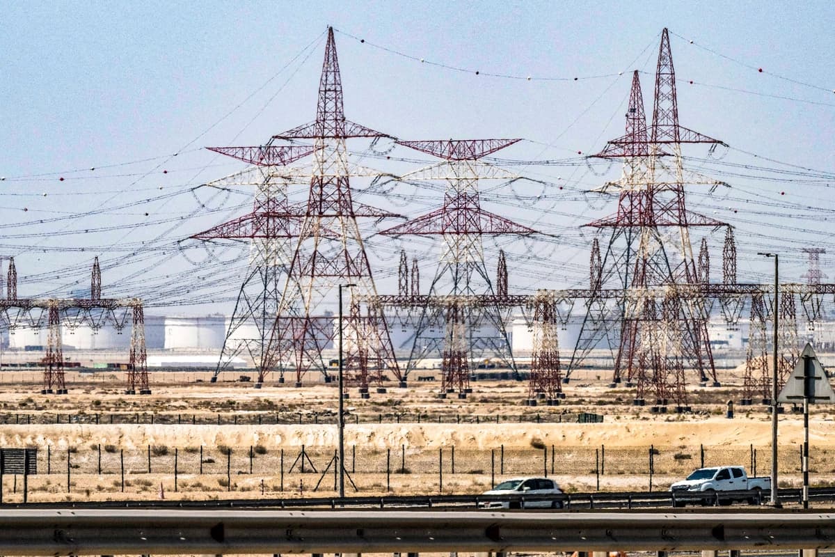 Emiratos Árabes Unidos acusan a Irán de atacar un buque en el Estrecho de Ormuz