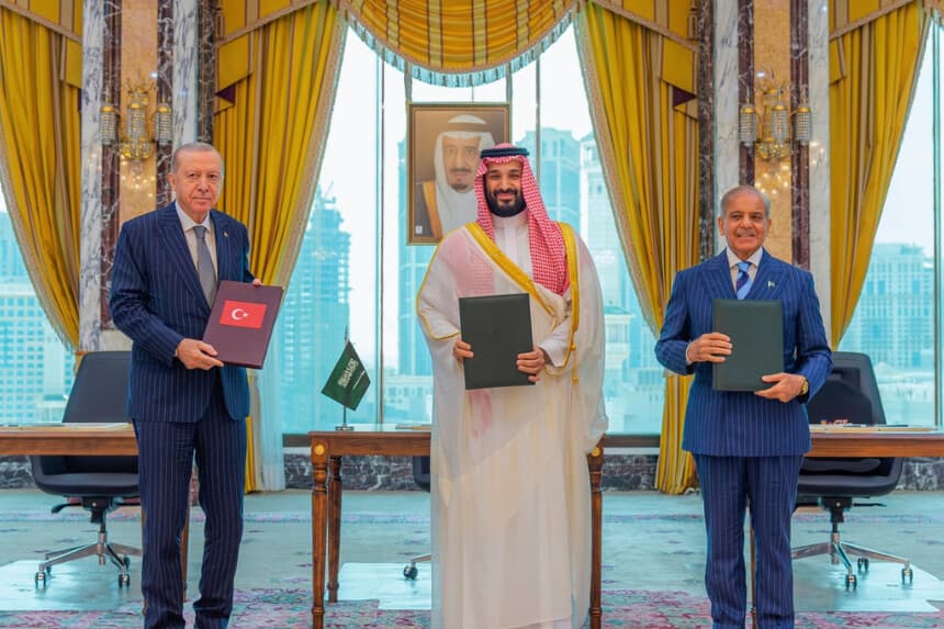 Trump elogia el nuevo pacto de defensa entre Turquía, Arabia Saudita y Pakistán