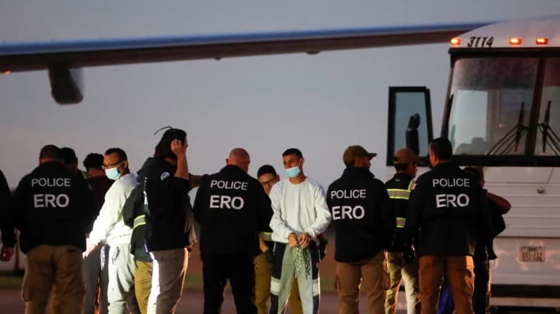 Primer vuelo de deportación a Haití tras suspensión del TPS incluyó pedófilos y narcotraficantes: DHS