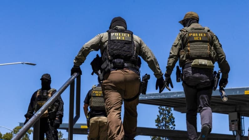 DOJ demanda a una corte por prohibir arrestos por motivos migratorios