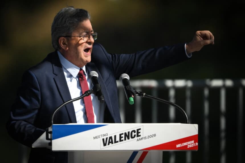 Encuesta muestra a Mélenchon más cerca de la segunda vuelta presidencial francesa