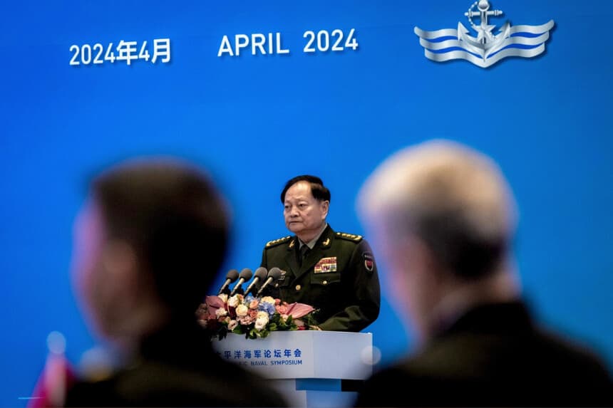 China destituye a 4 altos mandos militares en el marco de purgas cada vez más amplias