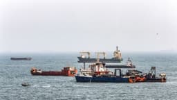 Fuerzas estadounidenses atacan dos lanzacohetes iraníes en una isla del estrecho de Ormuz