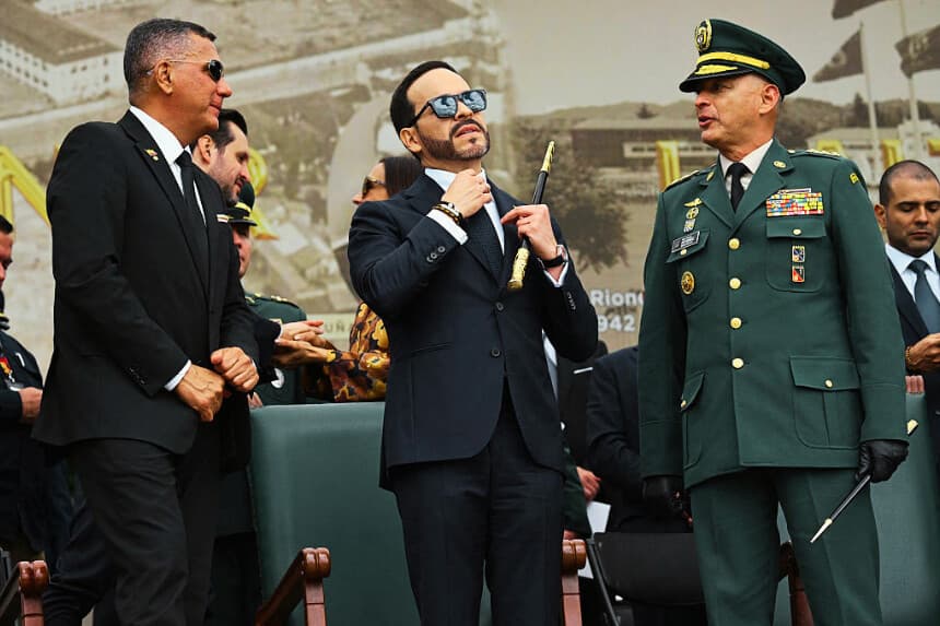 Ministro de Defensa colombiano justifica el ataque militar en el que murieron tres menores