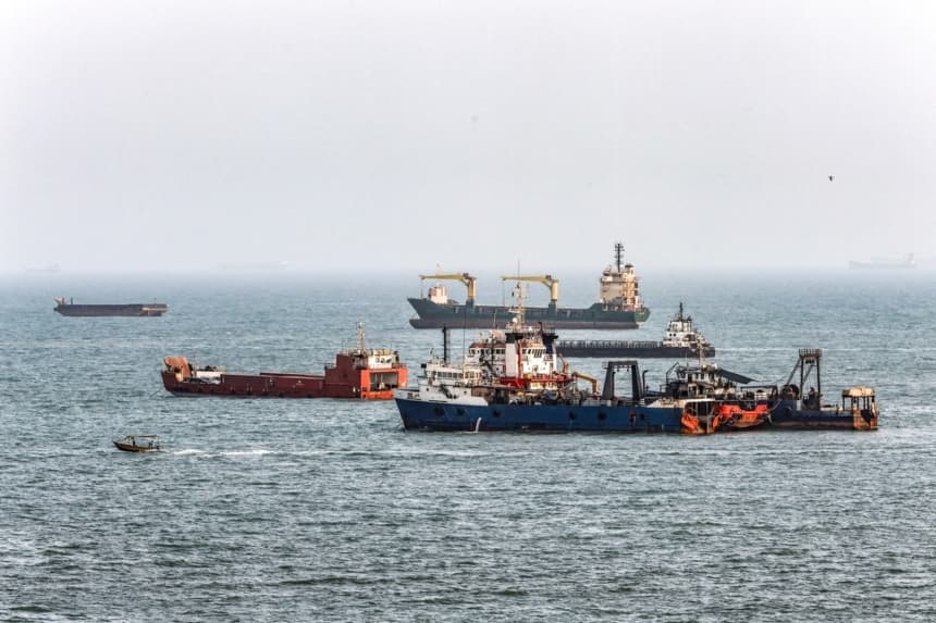 EU desmiente a Irán sobre choque de superpetrolero con minas en el estrecho de Ormuz
